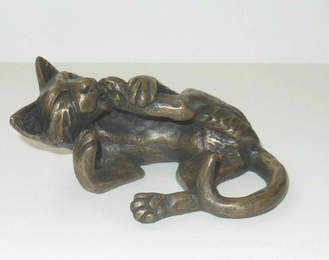 Oriele Bronze: Cat On It's Back