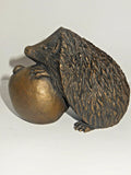 ORIELE BRONZE - HEDGEHOG WITH APPLE. WL645