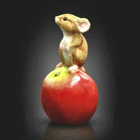 RICHARD COOPER STUDIO - BONE CHINA - BABY MOUSE ON APPLE