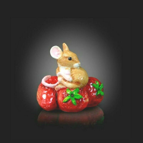 RICHARD COOPER STUDIO - BONE CHINA - MOUSE ON STRAWBERRY